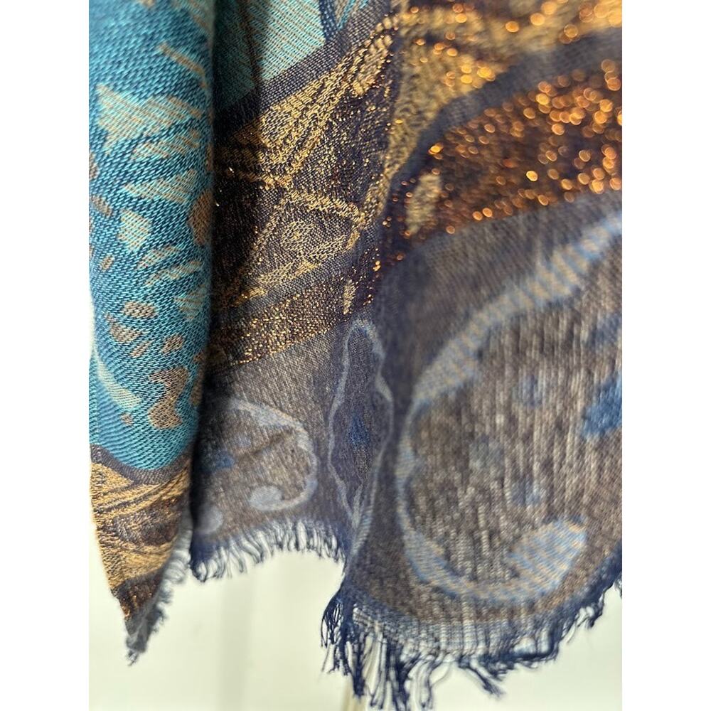 Chico’s Fringe Shawl Wrap Scarf Neutral Blue Tan Boho 27x80 Metallic One Size - Picture 7 of 9